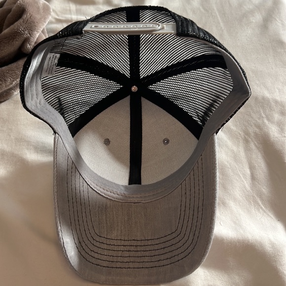 Men’s hat with adjustable back - Picture 2 of 2